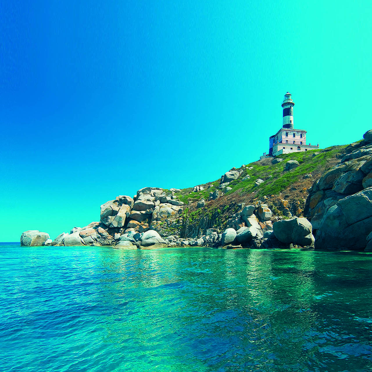 SEA SUD ESCURSIONI in gommone VIllasimius faro Isola dei Cavoli Area Marina protetta di Capo Carbonara Sardegna